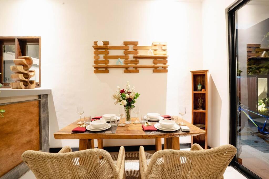 Chintana - 9 Min To Beach, Peaceful With Tropical Vibe Villa