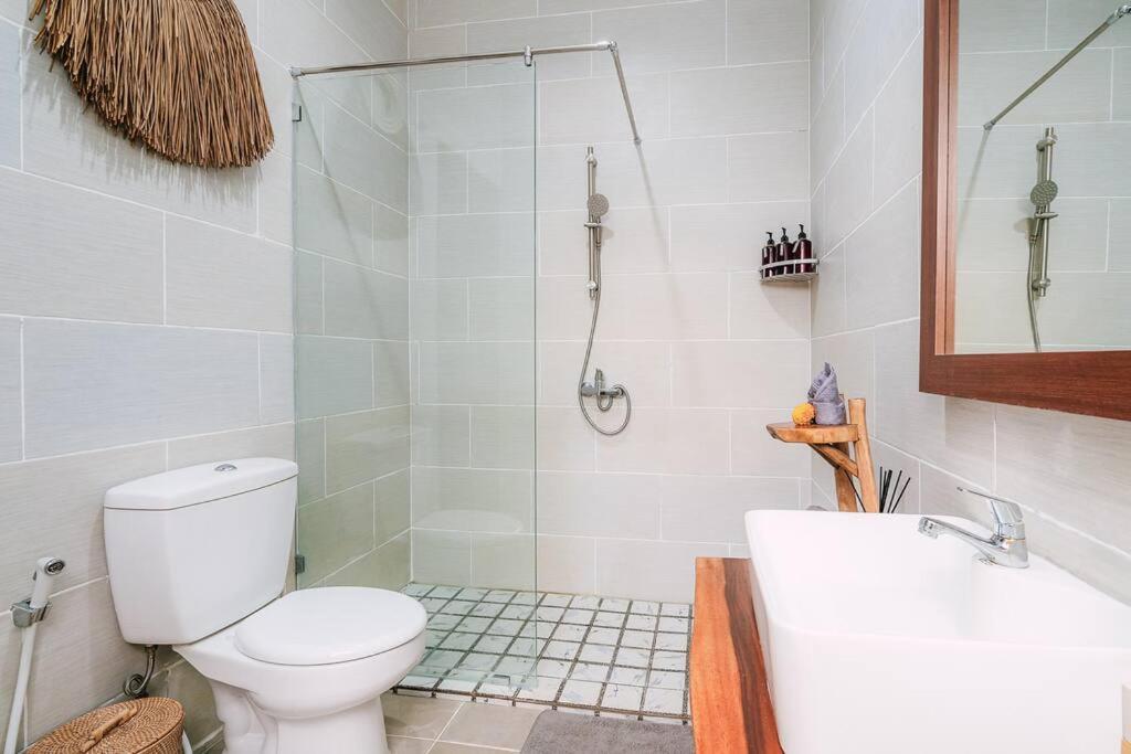 Villa Chintana - 9 Min To Beach, Peaceful With Tropical Vibe